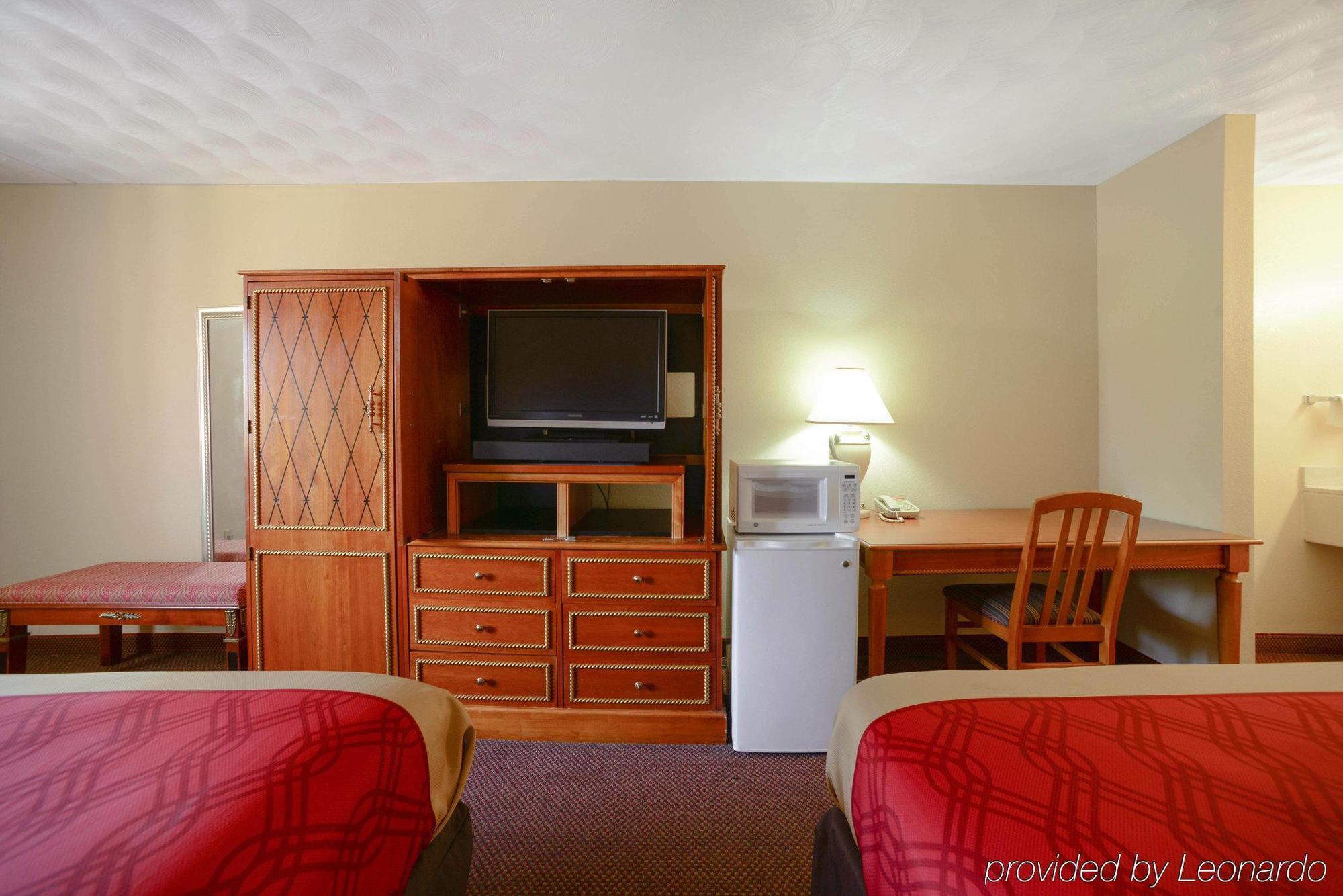 Econo Lodge Inn & Suites Карбондейл Экстерьер фото