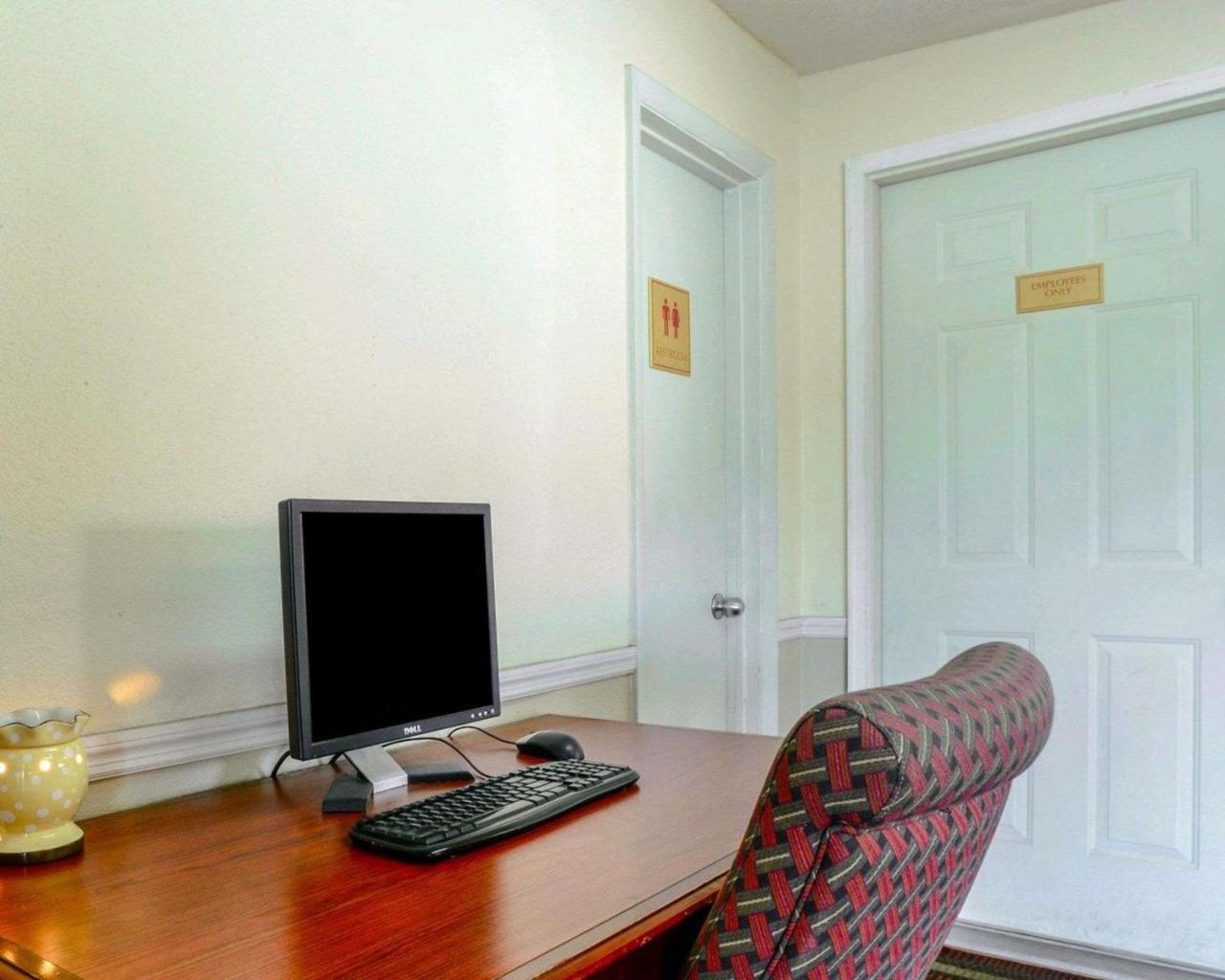 Econo Lodge Inn & Suites Карбондейл Экстерьер фото