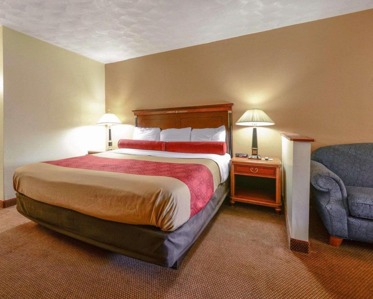 Econo Lodge Inn & Suites Карбондейл Экстерьер фото